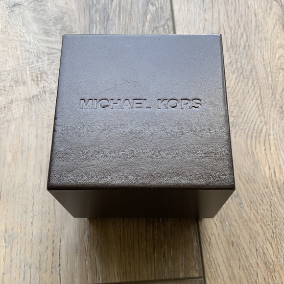 Michael Kors Crystal Watch - Picture 12 of 12